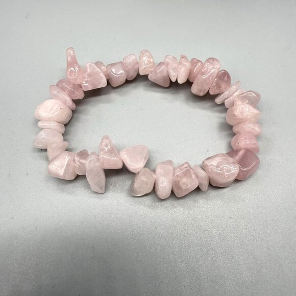 Vintage Bracelet Rose Quartz Chips Gemstone Layering Minimalist Elastic - Picture 1 of 5
